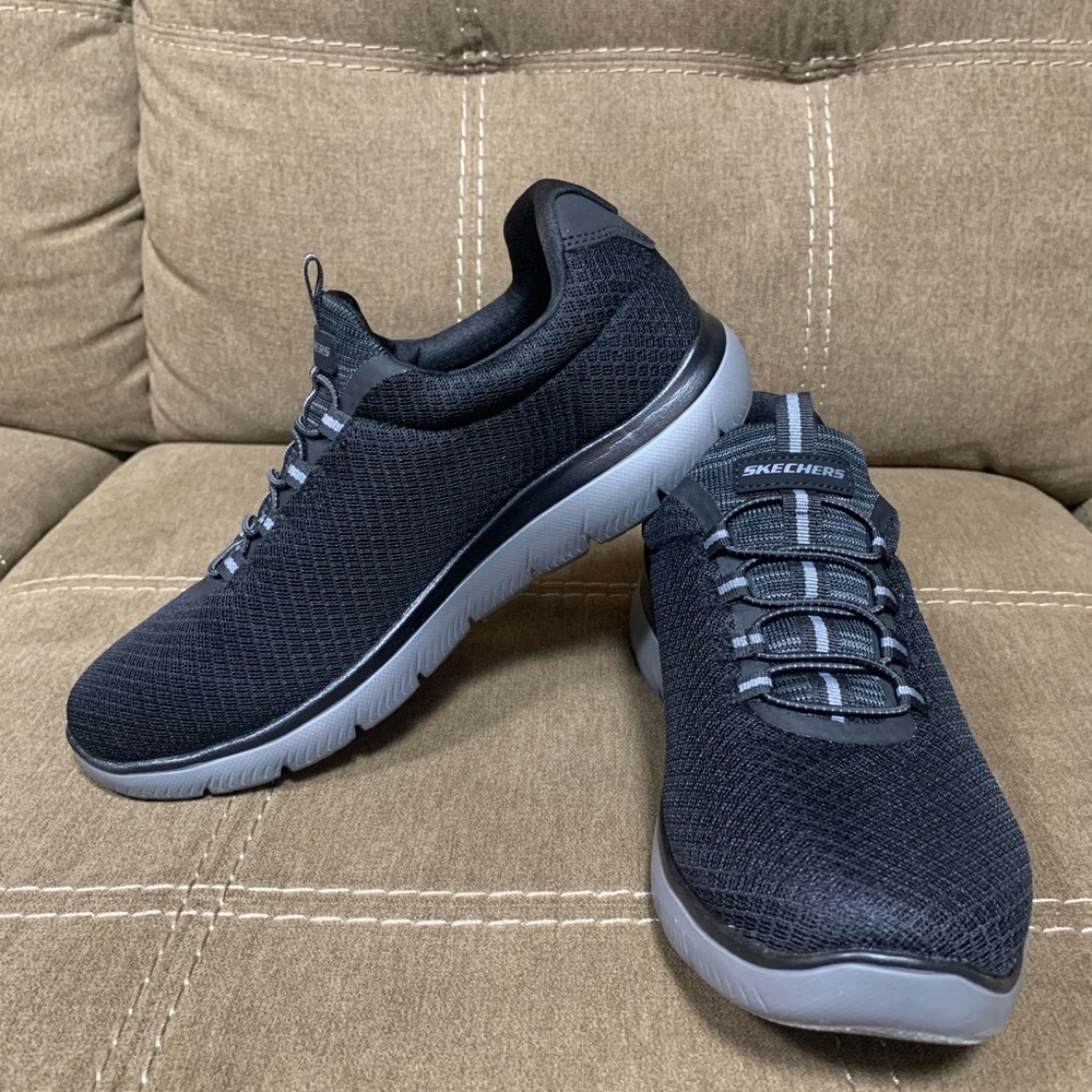 Men’s Skechers casual sneaker